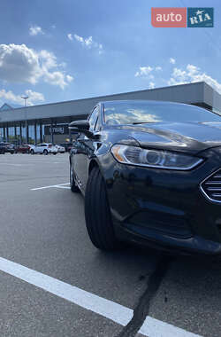 Седан Ford Fusion 2014 в 