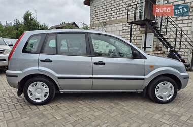 Хэтчбек Ford Fusion 2005 в 