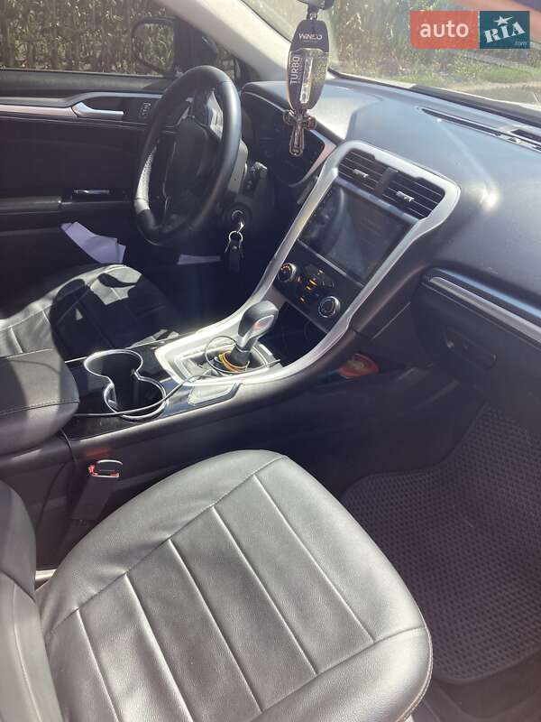 Седан Ford Fusion 2013 в Коломаке