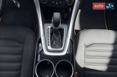 Седан Ford Fusion 2013 в 