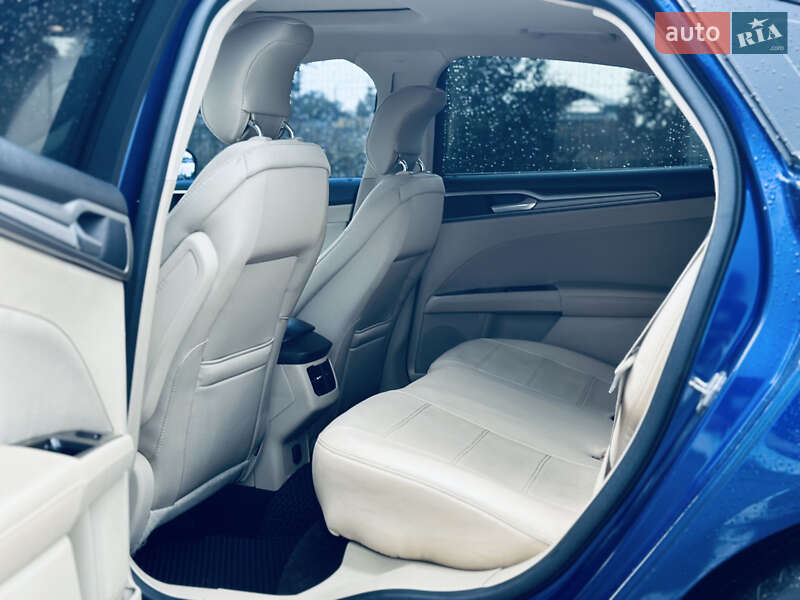 Седан Ford Fusion 2014 в Кременчуці