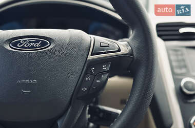 Седан Ford Fusion 2014 в 