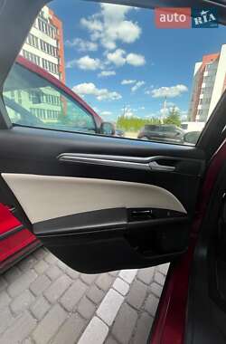 Седан Ford Fusion 2014 в 