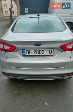 Седан Ford Fusion 2013 в 
