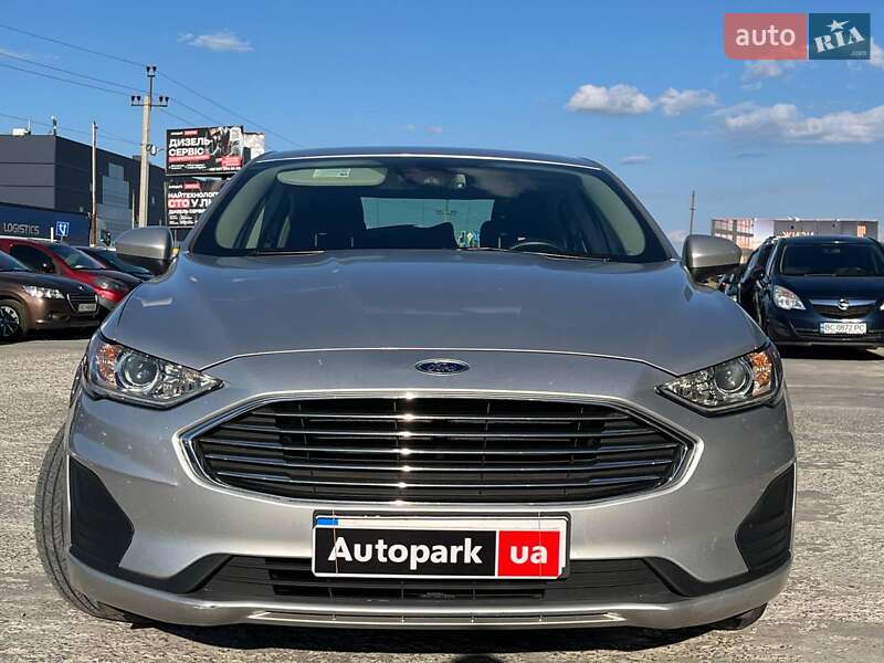 Седан Ford Fusion 2019 в Львове