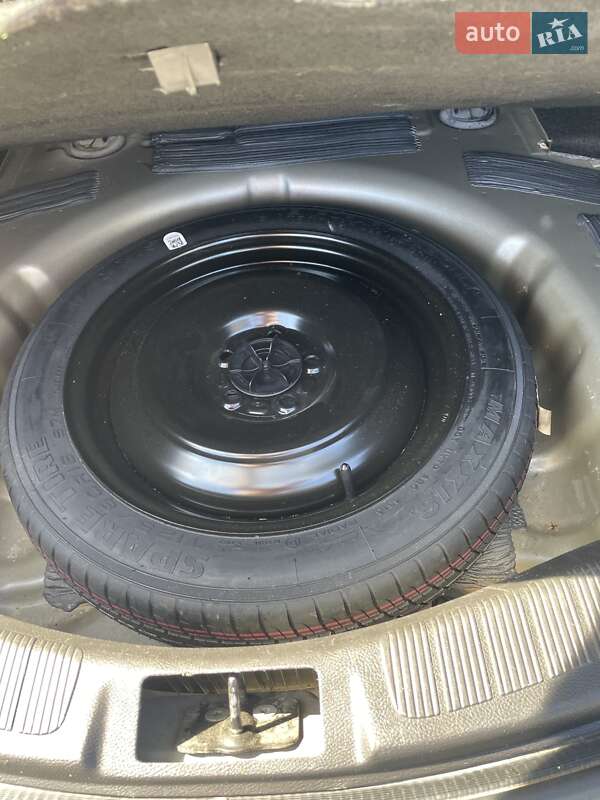Седан Ford Fusion 2014 в Ужгороде