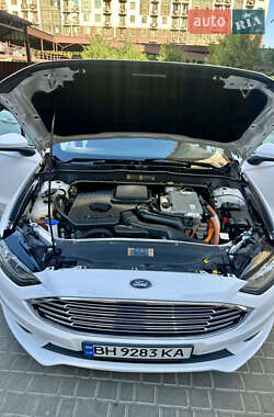 Седан Ford Fusion 2017 в 