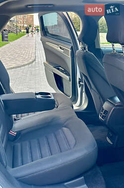 Седан Ford Fusion 2017 в 