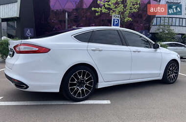 Седан Ford Fusion 2014 в 
