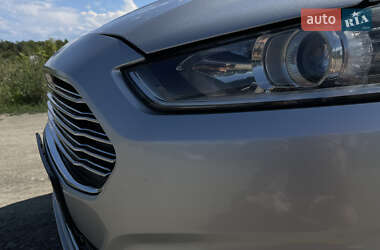 Седан Ford Fusion 2015 в 