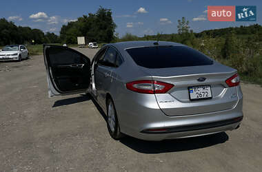 Седан Ford Fusion 2015 в 