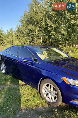 Седан Ford Fusion 2014 в 