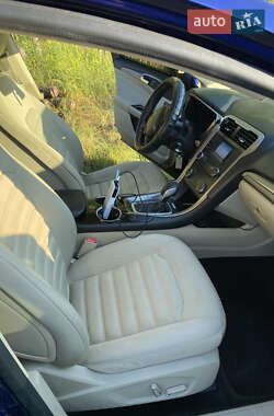 Седан Ford Fusion 2014 в 