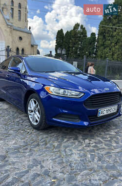 Седан Ford Fusion 2015 в 