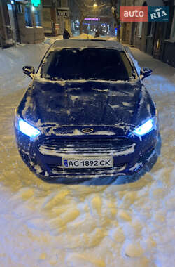 Седан Ford Fusion 2015 в 