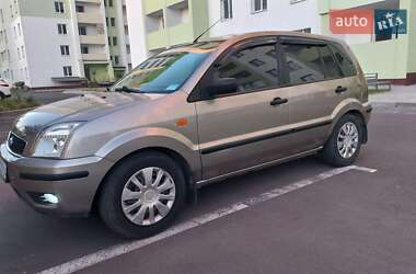 Хетчбек Ford Fusion 2003 в 