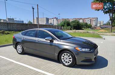 Седан Ford Fusion 2015 в 