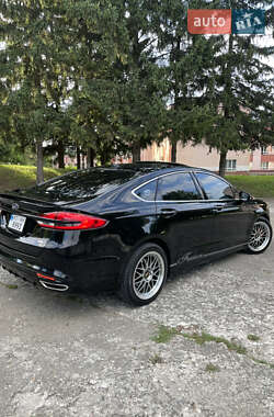 Седан Ford Fusion 2016 в 