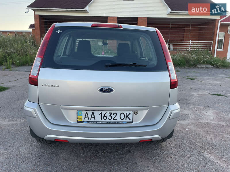Хэтчбек Ford Fusion 2011 в Прилуках