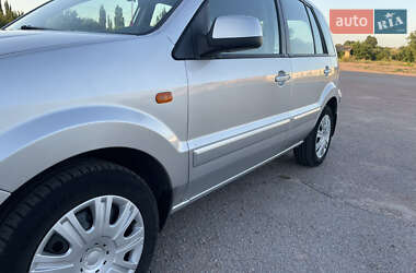 Хэтчбек Ford Fusion 2011 в 