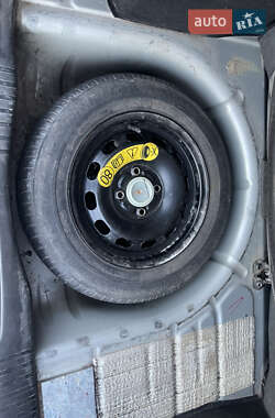 Хэтчбек Ford Fusion 2011 в 
