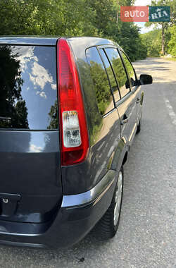 Хэтчбек Ford Fusion 2009 в 