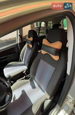 Хэтчбек Ford Fusion 2008 в 