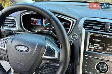 Седан Ford Fusion 2014 в 