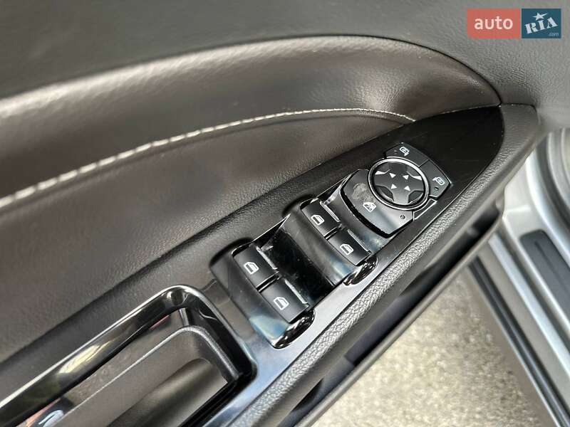 Седан Ford Fusion 2014 в Славянске