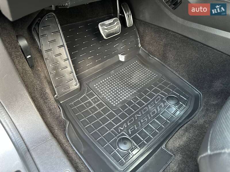 Седан Ford Fusion 2014 в Славянске