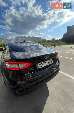 Седан Ford Fusion 2013 в 