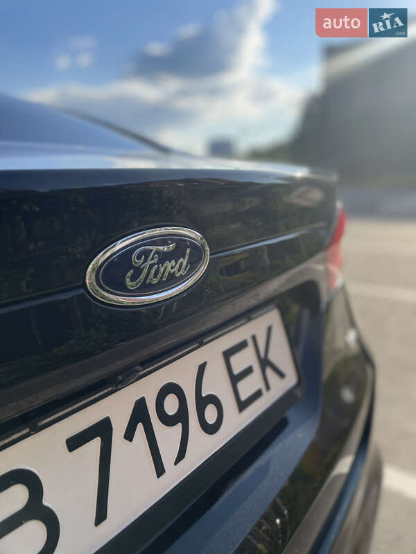 Седан Ford Fusion 2013 в Чернигове