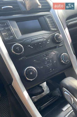 Седан Ford Fusion 2013 в 