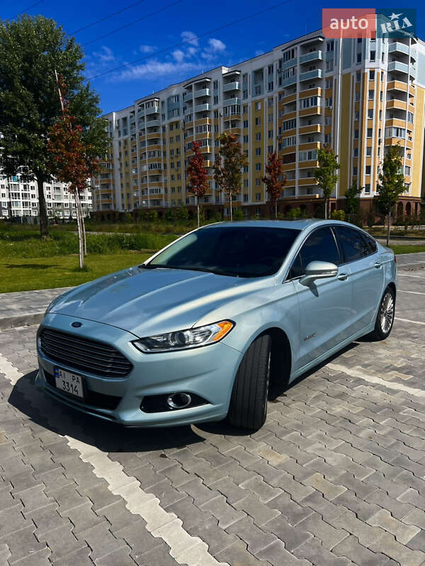 Седан Ford Fusion 2014 в 