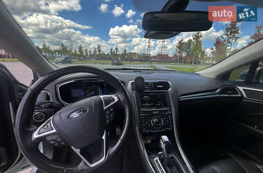 Седан Ford Fusion 2014 в 