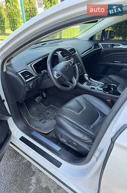 Седан Ford Fusion 2014 в 