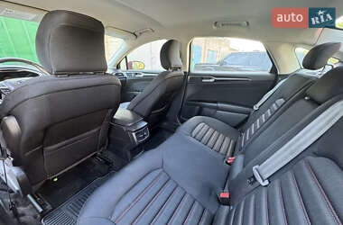Седан Ford Fusion 2015 в 