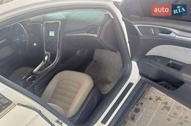 Седан Ford Fusion 2013 в 