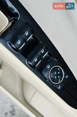 Седан Ford Fusion 2013 в 