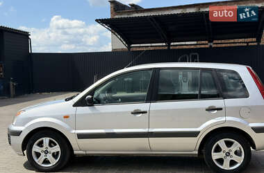 Хэтчбек Ford Fusion 2008 в 
