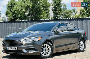 Седан Ford Fusion 2016 в Кам'янському