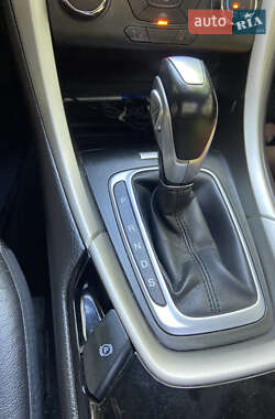 Седан Ford Fusion 2014 в 