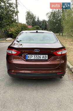 Седан Ford Fusion 2016 в 