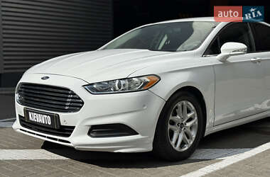 Седан Ford Fusion 2013 в 