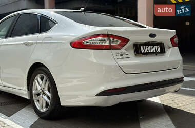 Седан Ford Fusion 2013 в 