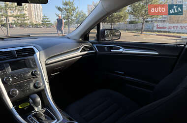 Седан Ford Fusion 2014 в 