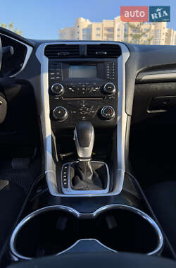 Седан Ford Fusion 2014 в 