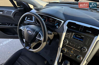 Седан Ford Fusion 2014 в 