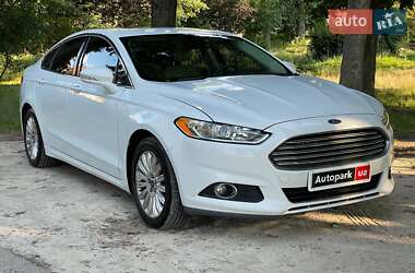 Седан Ford Fusion 2015 в 