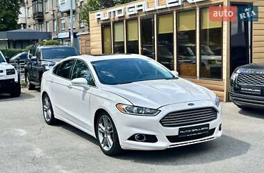 Седан Ford Fusion 2013 в 